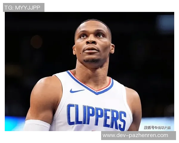 NBA历史控卫之神，传统组织控卫最后一舞，未来再也难见了描述：在NBA黄金年代的舞台上，控球后卫不仅是一名传球手，更是球队的灵魂。这位传奇控卫以全面的技术和无与伦比的场上智慧，书写了无数经典，成为球迷心中的“控卫之神”。而如今，随着时代变迁，这样的“传统组织控卫”逐渐淡出舞台，未来或许再难见到如此传奇。