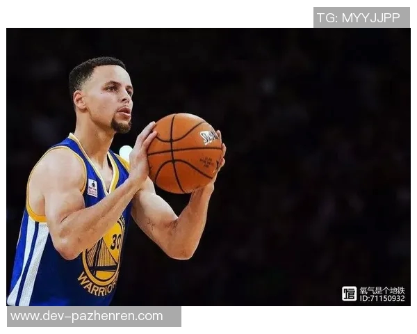 乱穿鞋的库里今天穿的是好兄弟JB的新款战靴JB4，运动场上的时尚新宠引领风潮