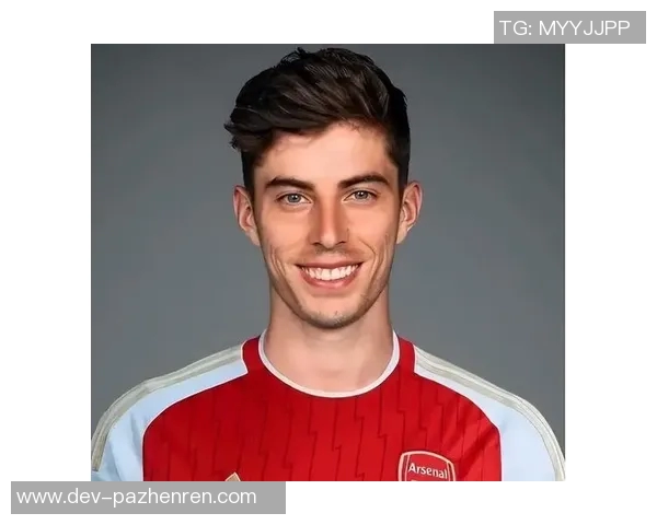 【每日足球帅图】翩跹公子,笑靥如花 【每日足球帅图】翩跹公子,笑靥如花