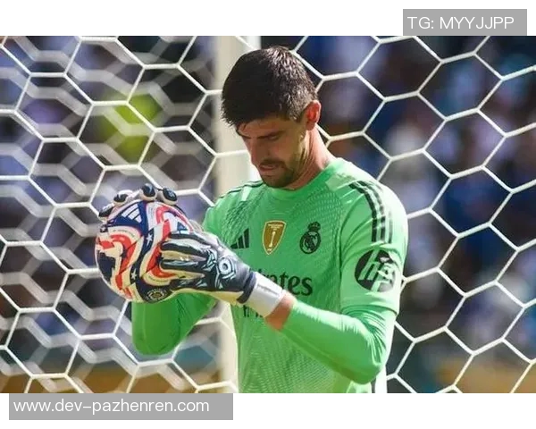 库尔图瓦:第一个丢球多少得怪我,但曼城球员推倒了吕迪格 库尔图瓦:第一个丢球多少得怪我,但曼城球员推倒了吕迪格